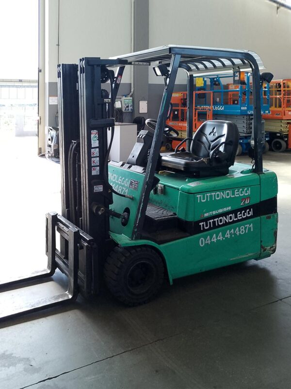 Vendo muletto frontale elettrico MITSUBISHI FB20KT triplex